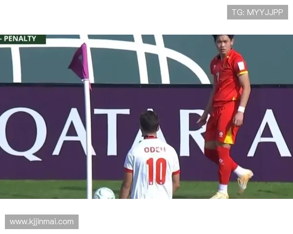 阮庭北禁区失误VAR救越南 阮庭北禁区失误VAR救越南